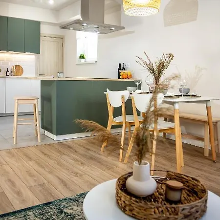 Apartment Wanderer Center